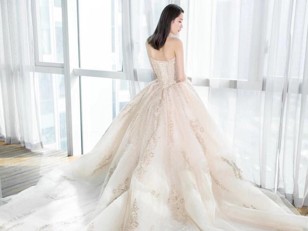 爱睦婚纱 4件套租赁 全款送定制晨袍