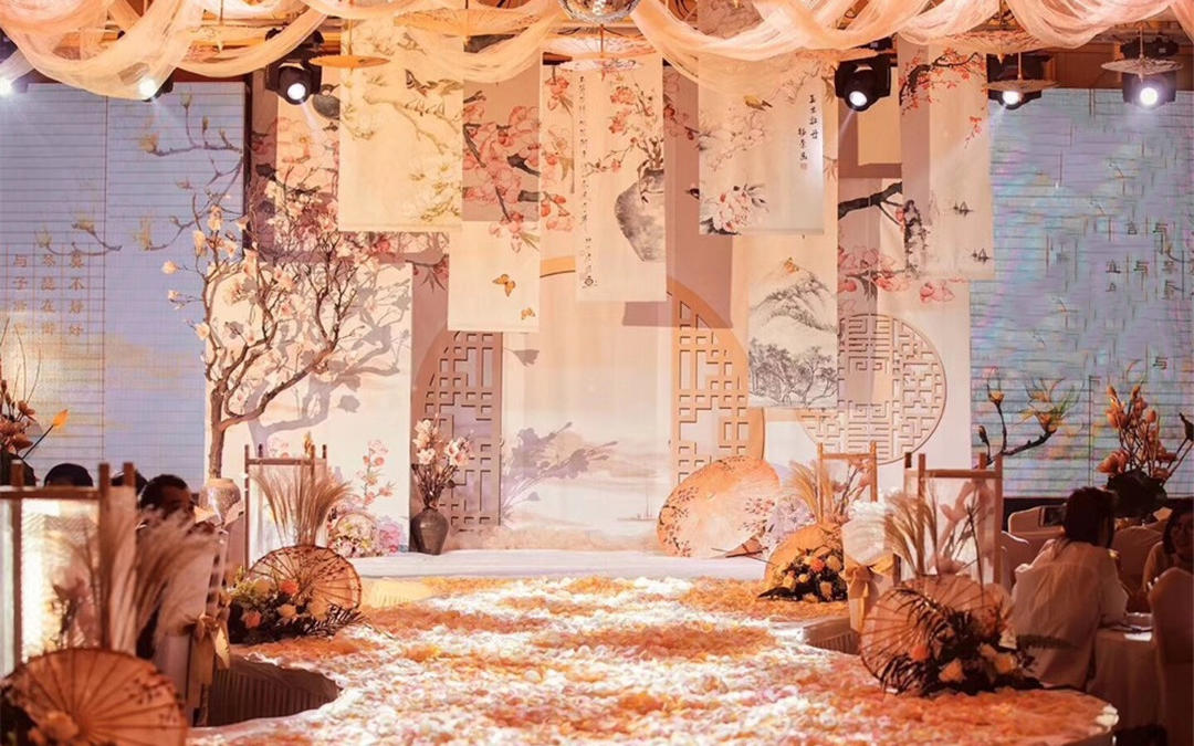 新中式：相知方得相守。一生莫失莫忘。何其浪漫。