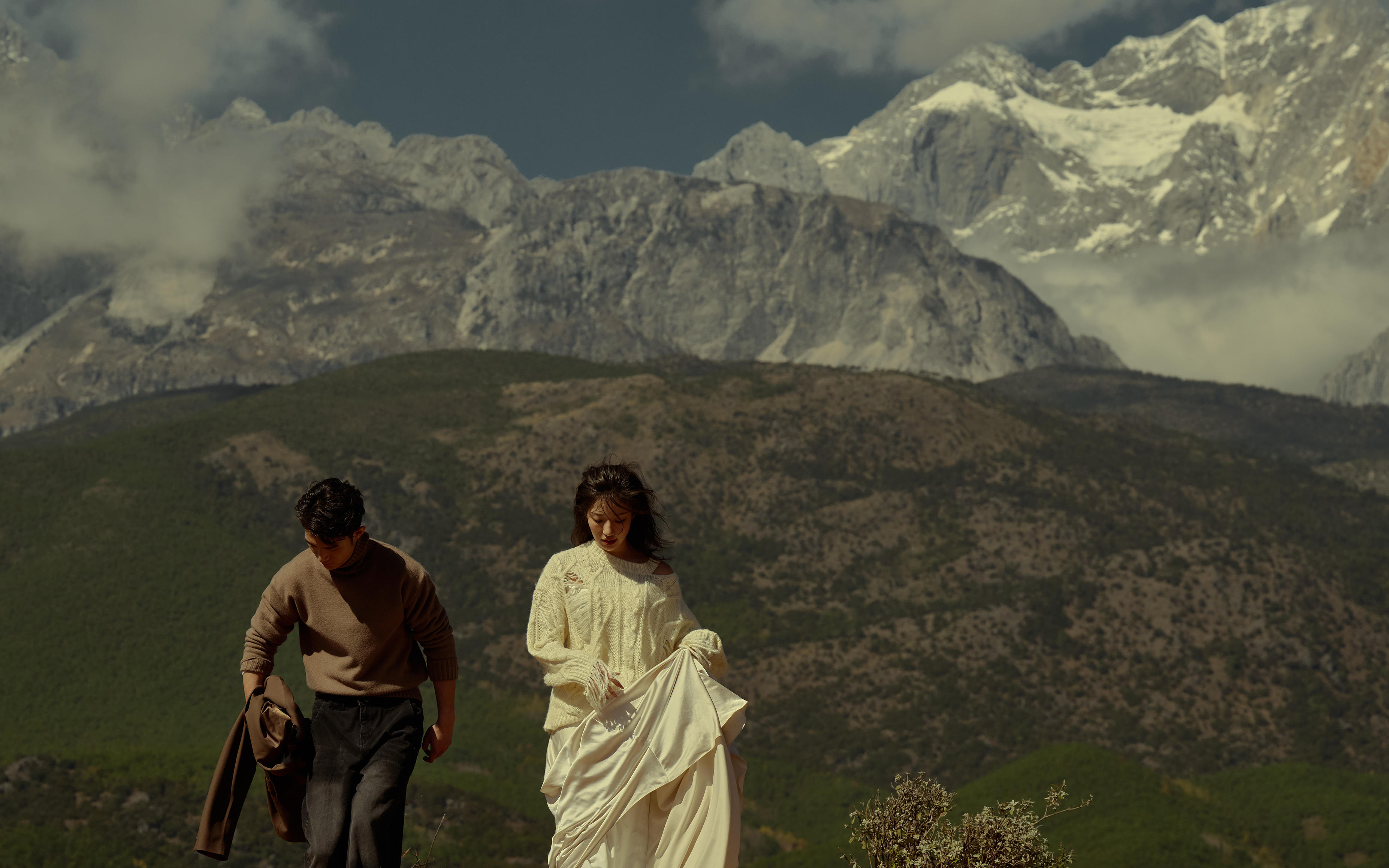 麗江旅拍我們的婚紗照登上雪山封面特輯