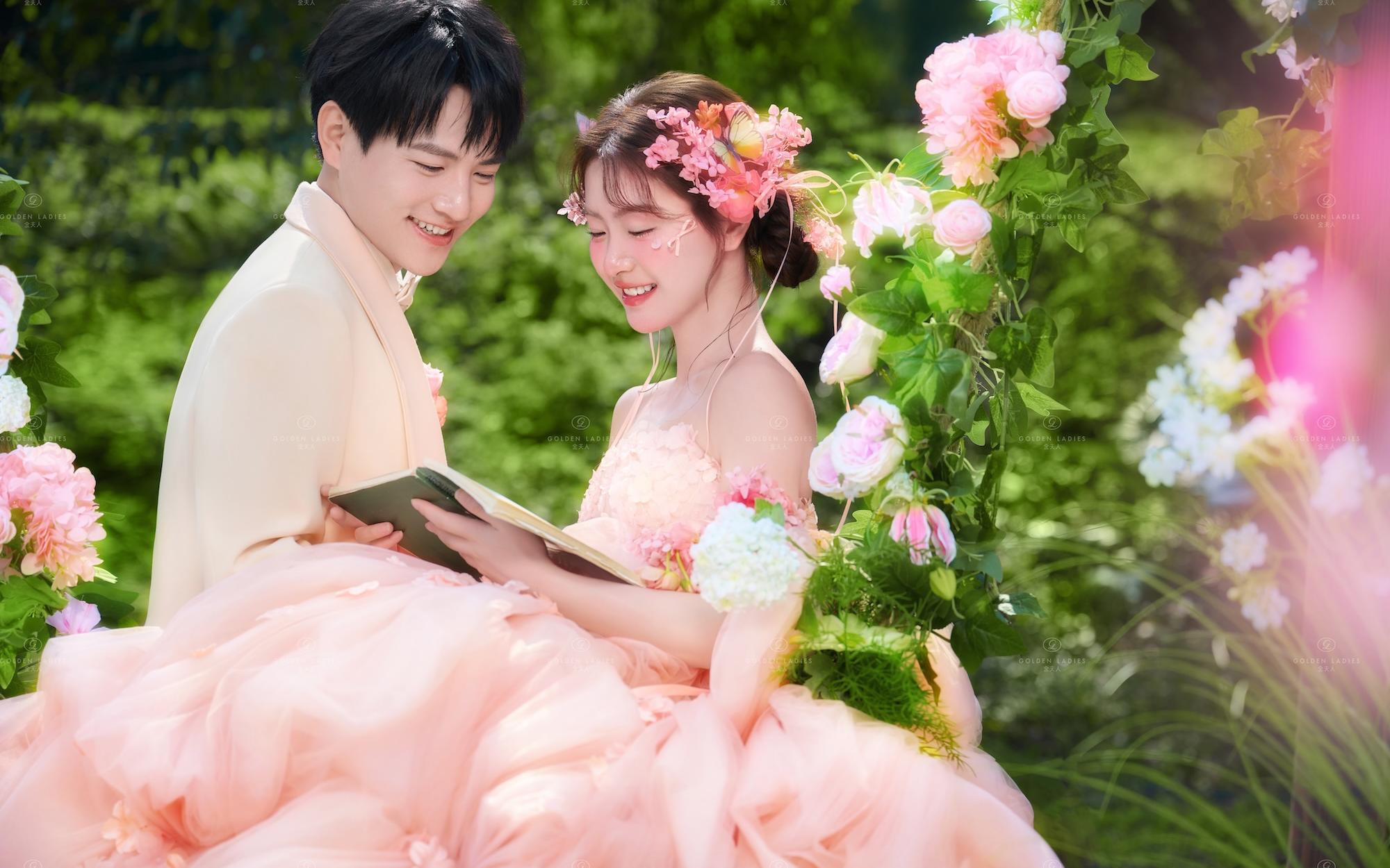 ????莫奈花園婚紗照｜把愛(ài)情揉進(jìn)光影的調(diào)色盤(pán)