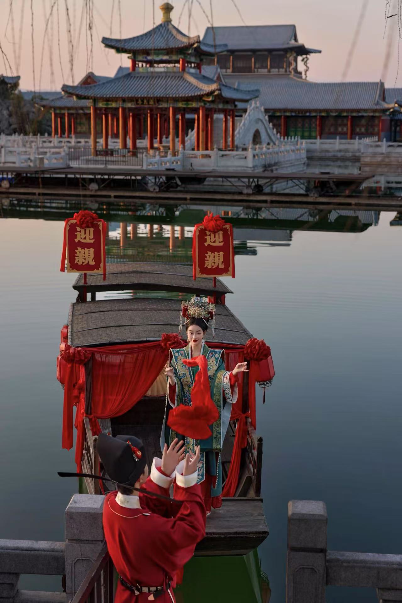 双机位【水上汉服】2天定制婚纱照