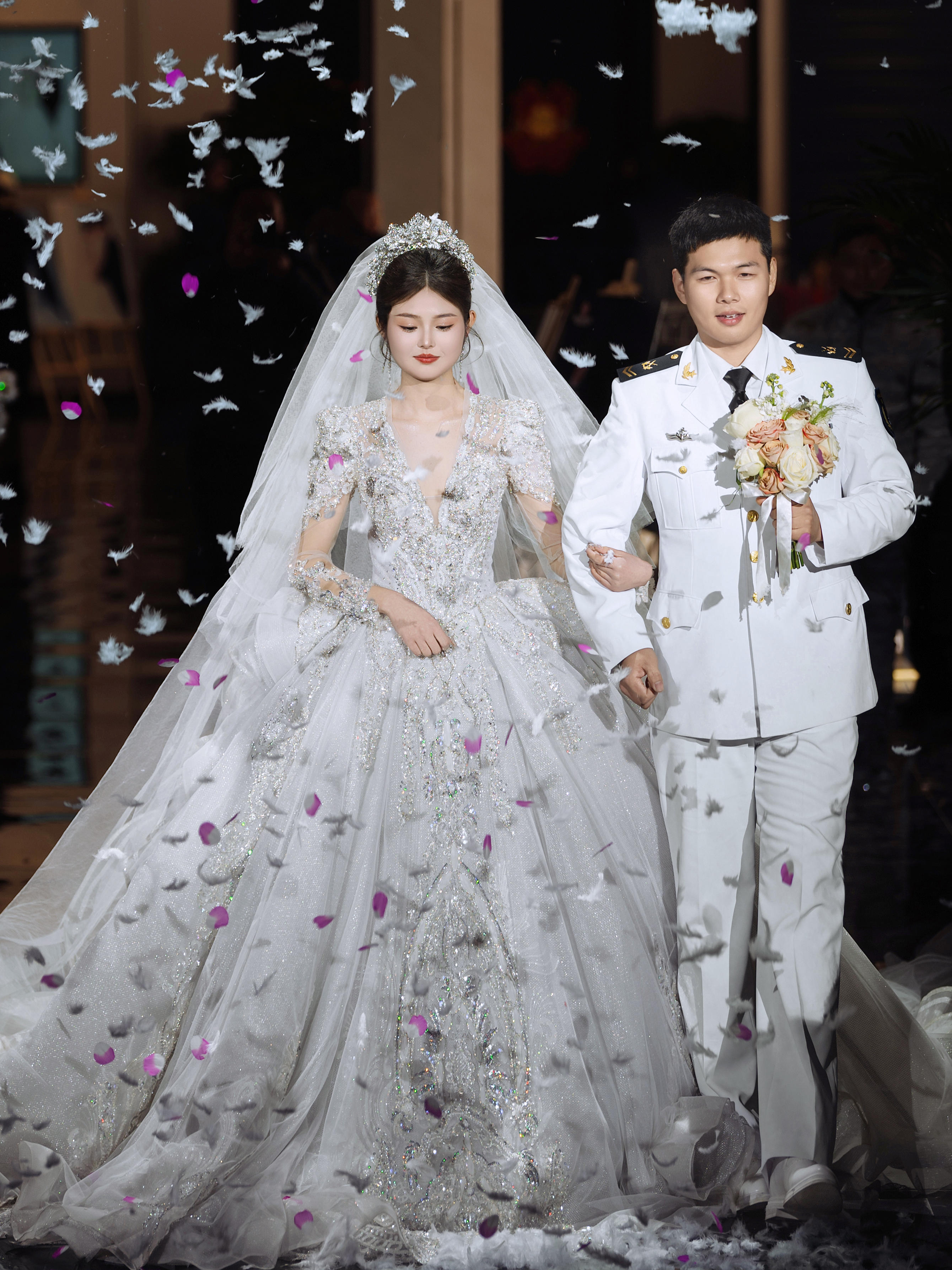 今天的浪漫是浪花白给的