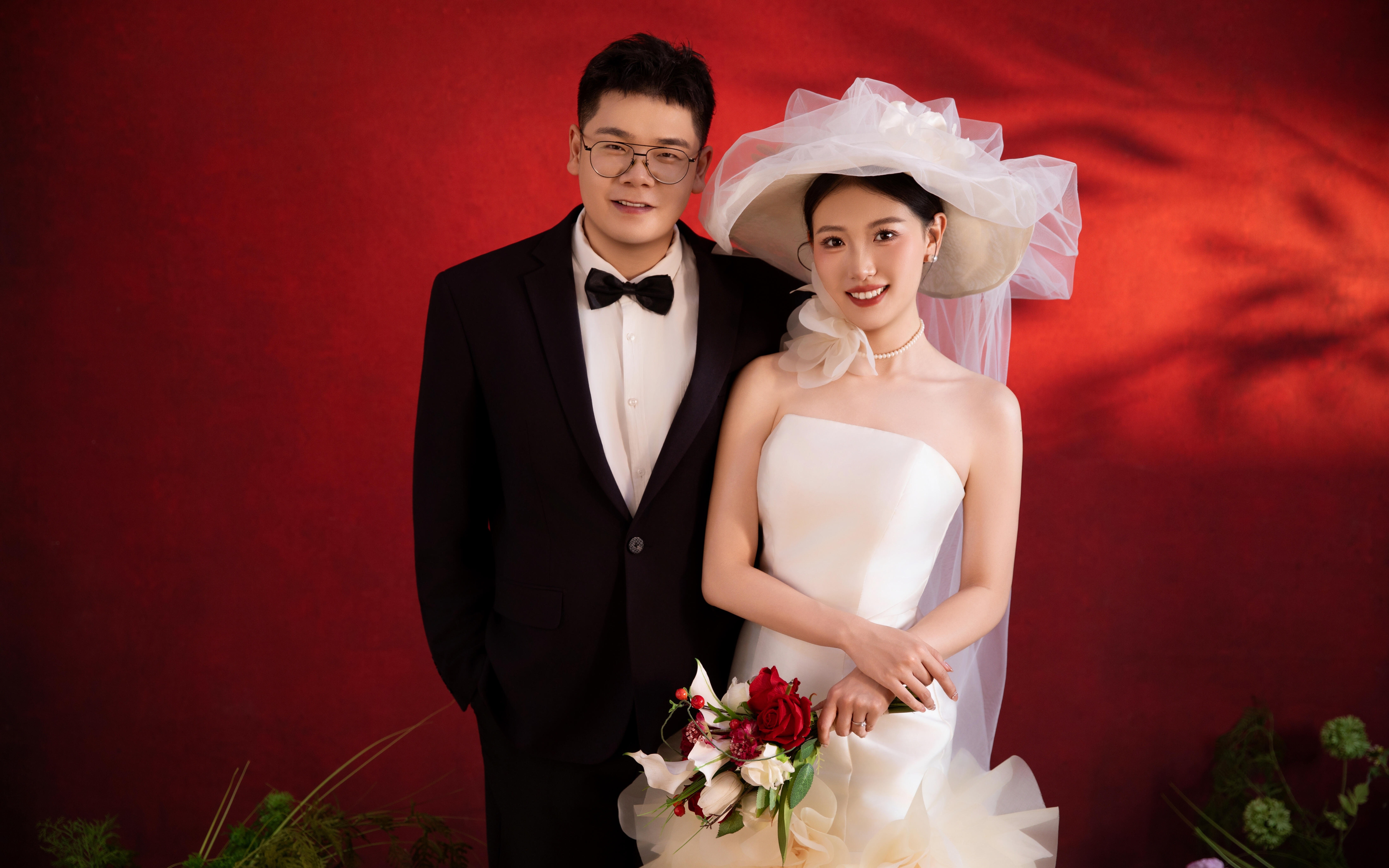 复古红背景主纱婚纱照沉淀一辈子的浪漫