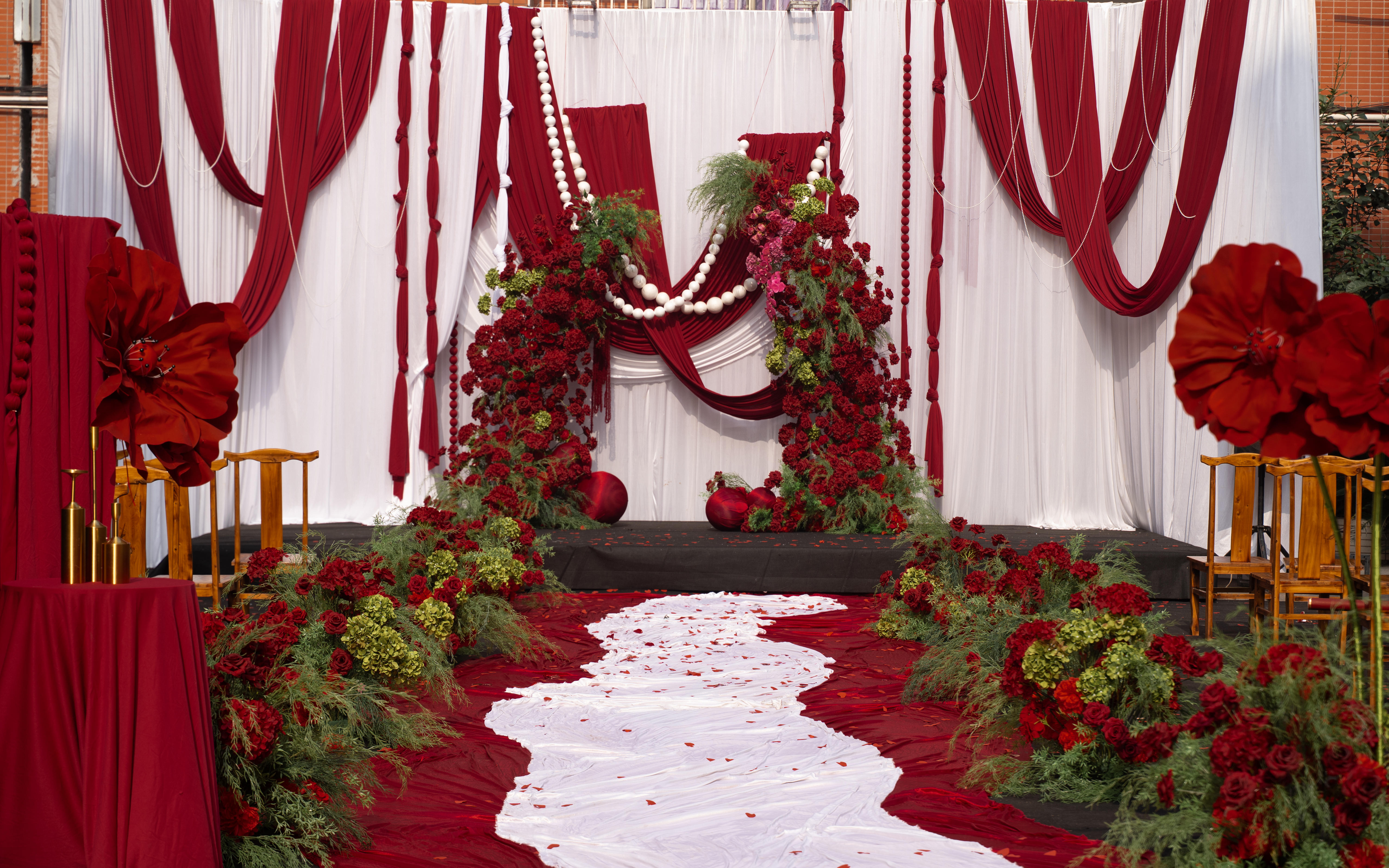 按新人要求還原的紅色婚禮，新娘說還原很高，很喜歡