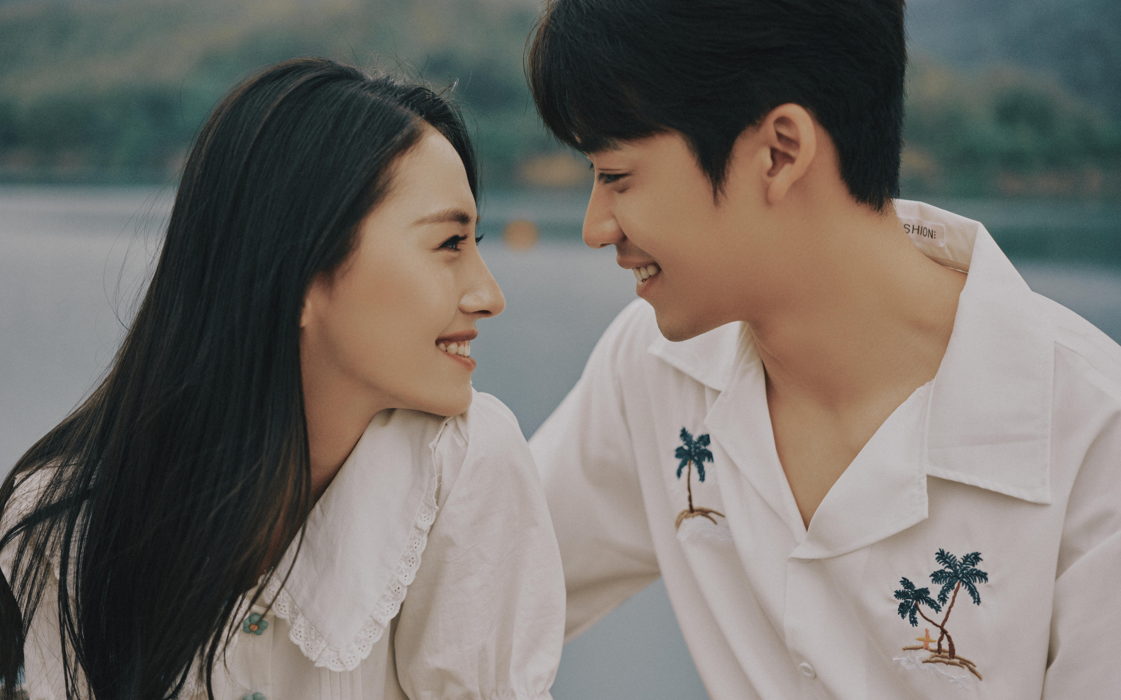 咖啡香蔓延梧桐道，松弛感互动＋胶片质感，必拍出圈