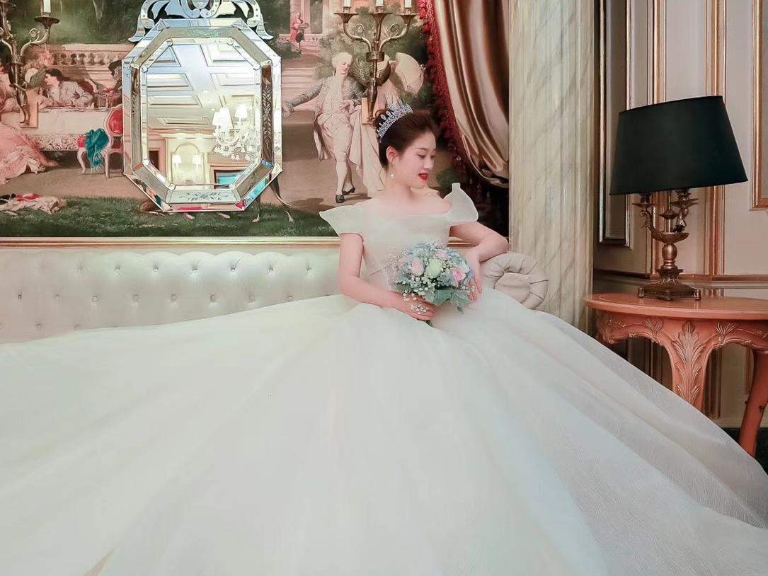 新娘跟妆饰品耳饰各3套+资深化妆全天跟妆