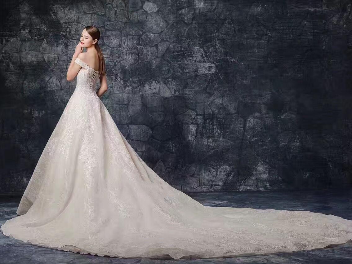 【超值租赁】热推套系 主纱/出门纱+敬酒服+跟妆