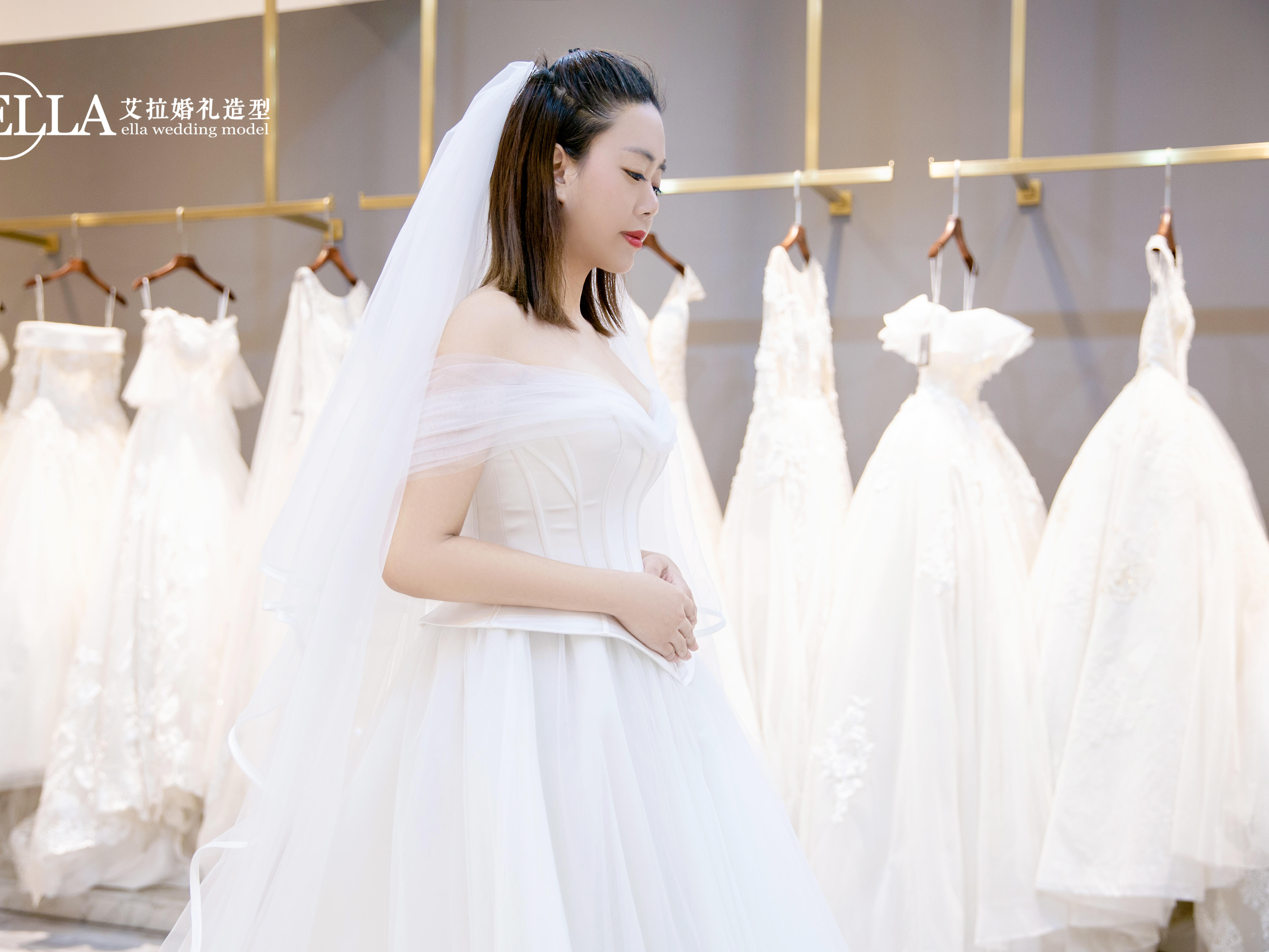 【艾拉婚纱】大拖尾主纱+秀禾+敬酒送伴娘服