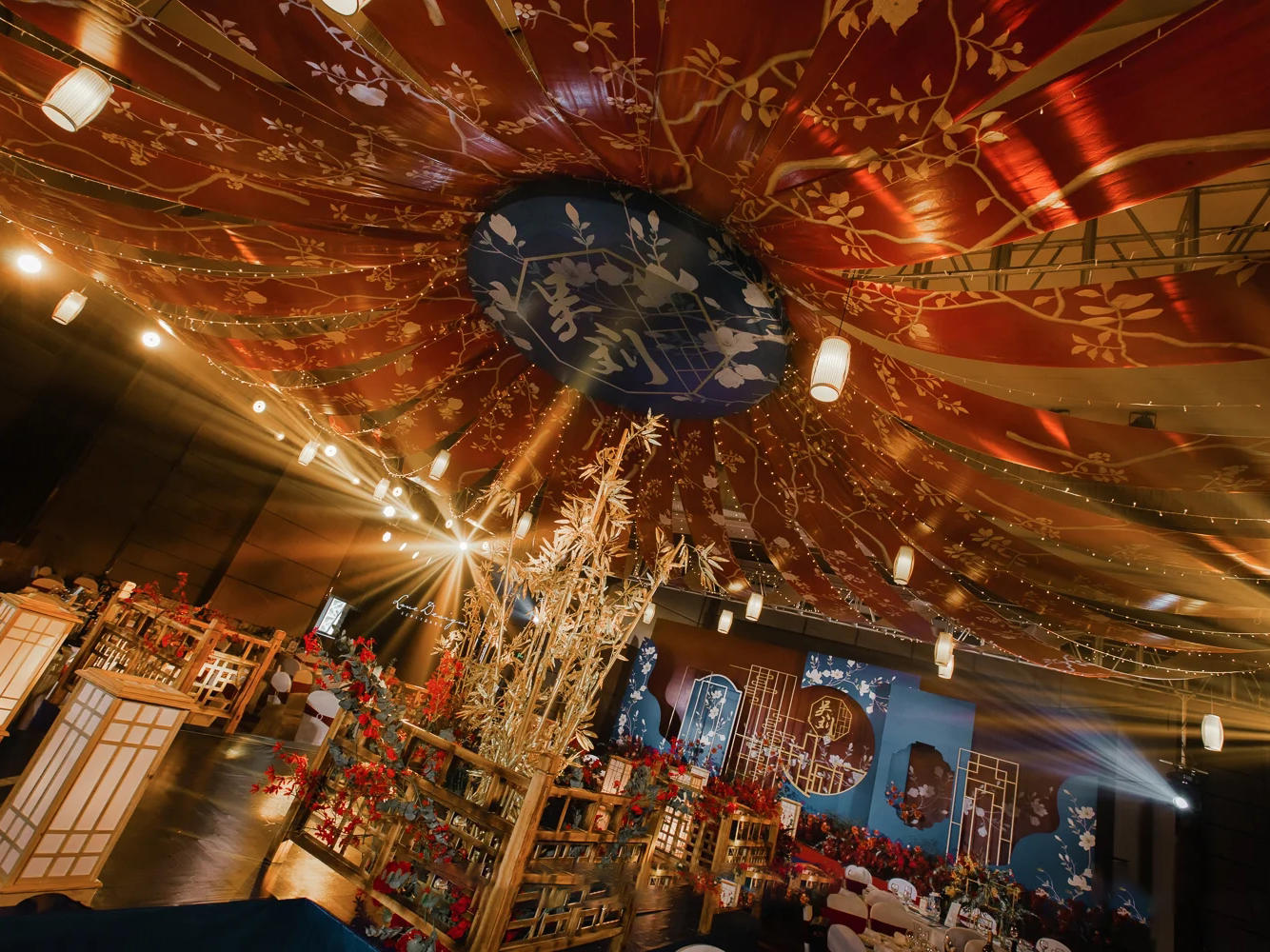 诺丁山婚礼-红蓝撞色新中式婚礼#国潮新中式#