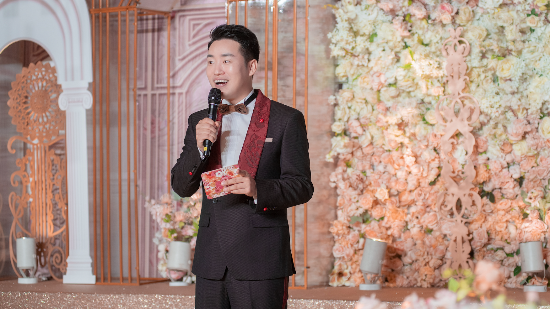 主持人王硕婚礼现场主持视频