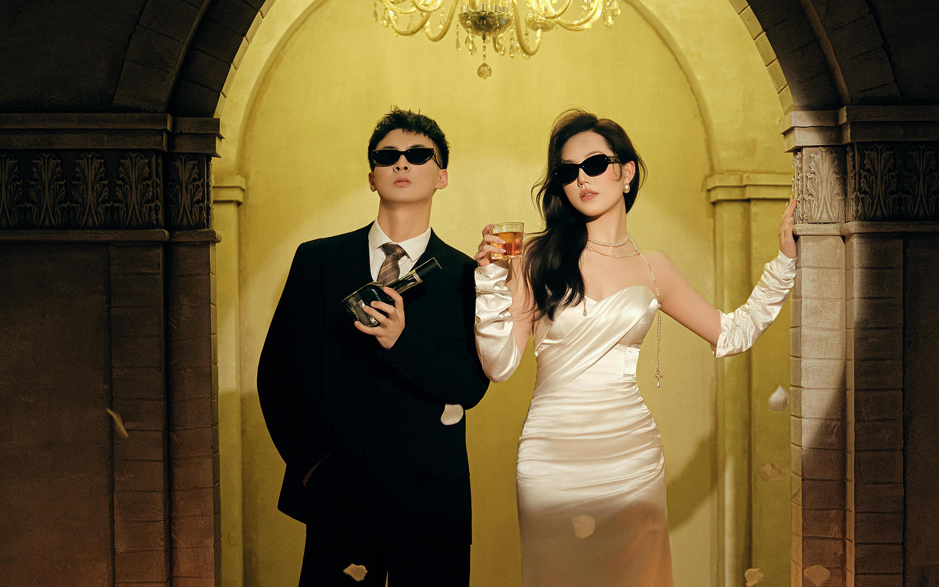 駐馬店雙A登場(chǎng)??老錢(qián)風(fēng)婚紗照有多權(quán)威不用多說(shuō)