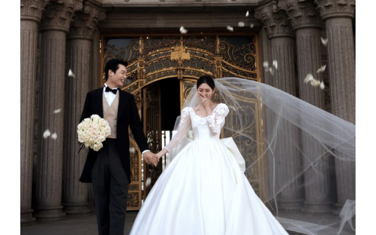 建筑婚纱照外景