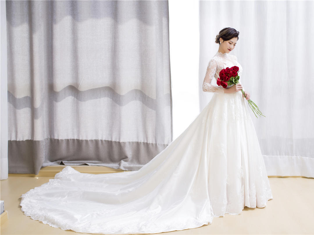 【缔尔】原创缎料婚纱系列