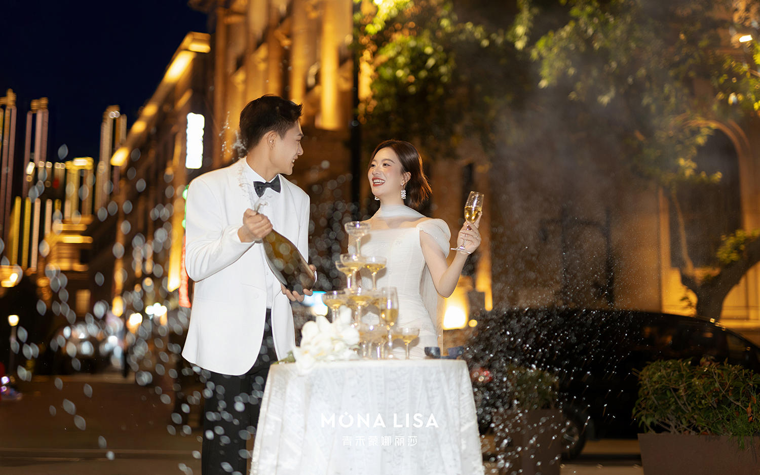 城市地標(biāo)建筑下~時(shí)尚街拍夜景