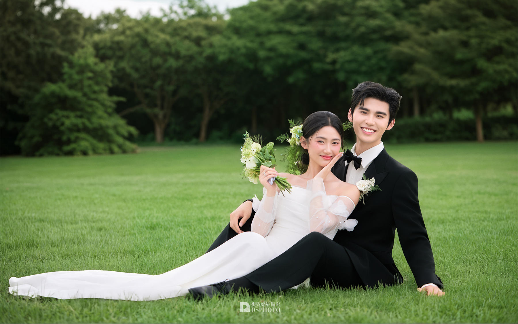 陷入心动循环｜被这片绿野间的草坪婚纱照治愈了！