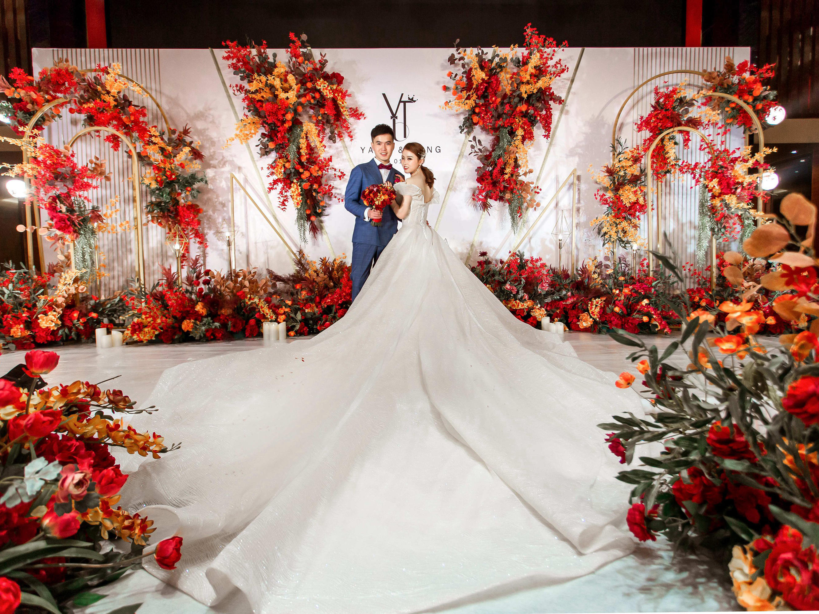 简约森系红色低预算小厅婚礼