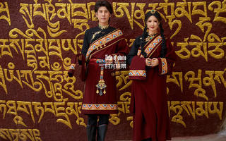 西藏拉萨旅拍婚纱照婚纱摄影—色拉寺