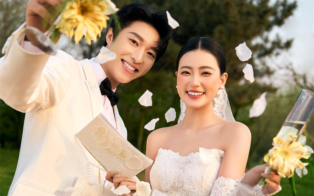 被朋友圈問爆的氛圍感婚紗照來啦??太戳我了