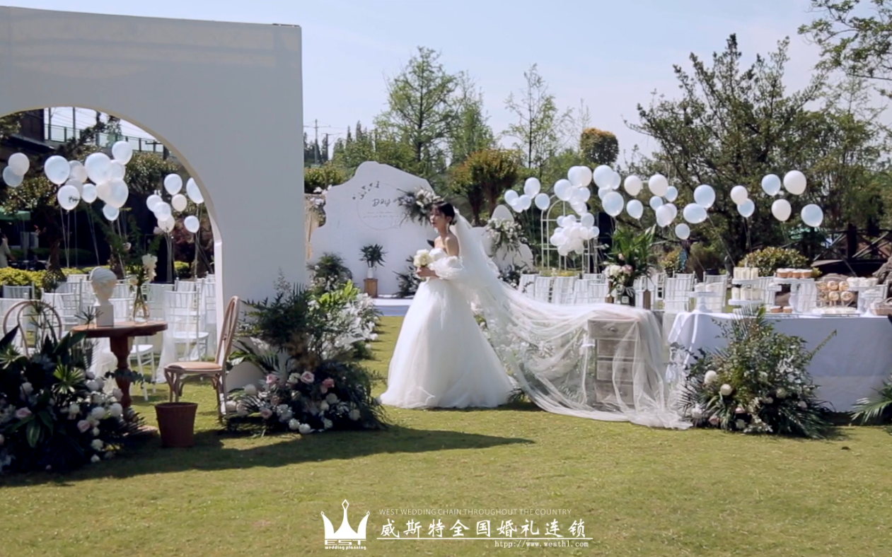 香槟白蝴蝶结户外婚礼-性价比高的婚礼