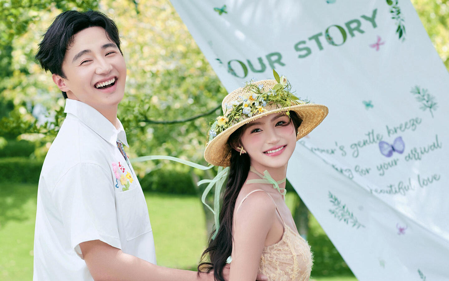 誰懂??！春日草坪婚紗照直接美成童話?