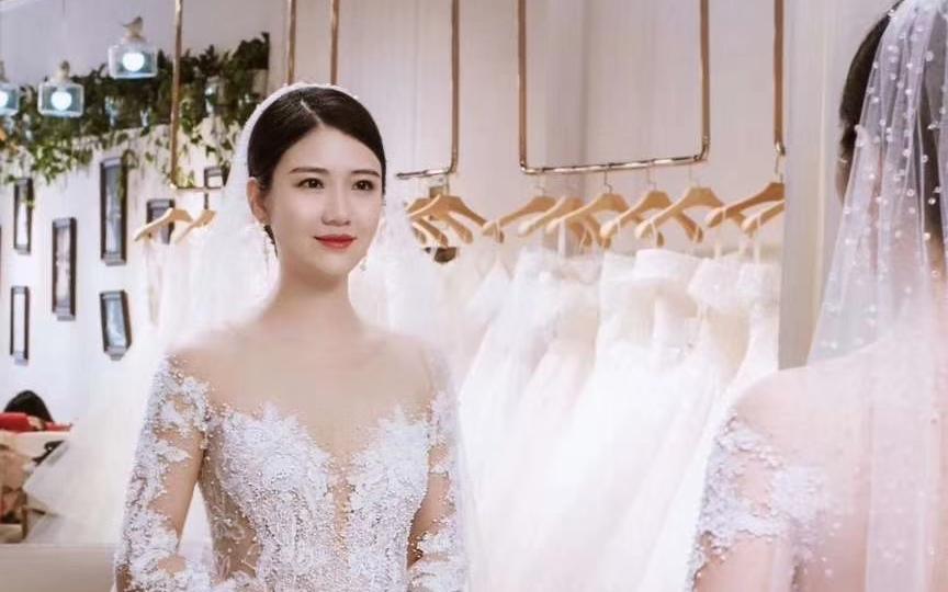 【优雅纯白长袖蕾丝婚纱】