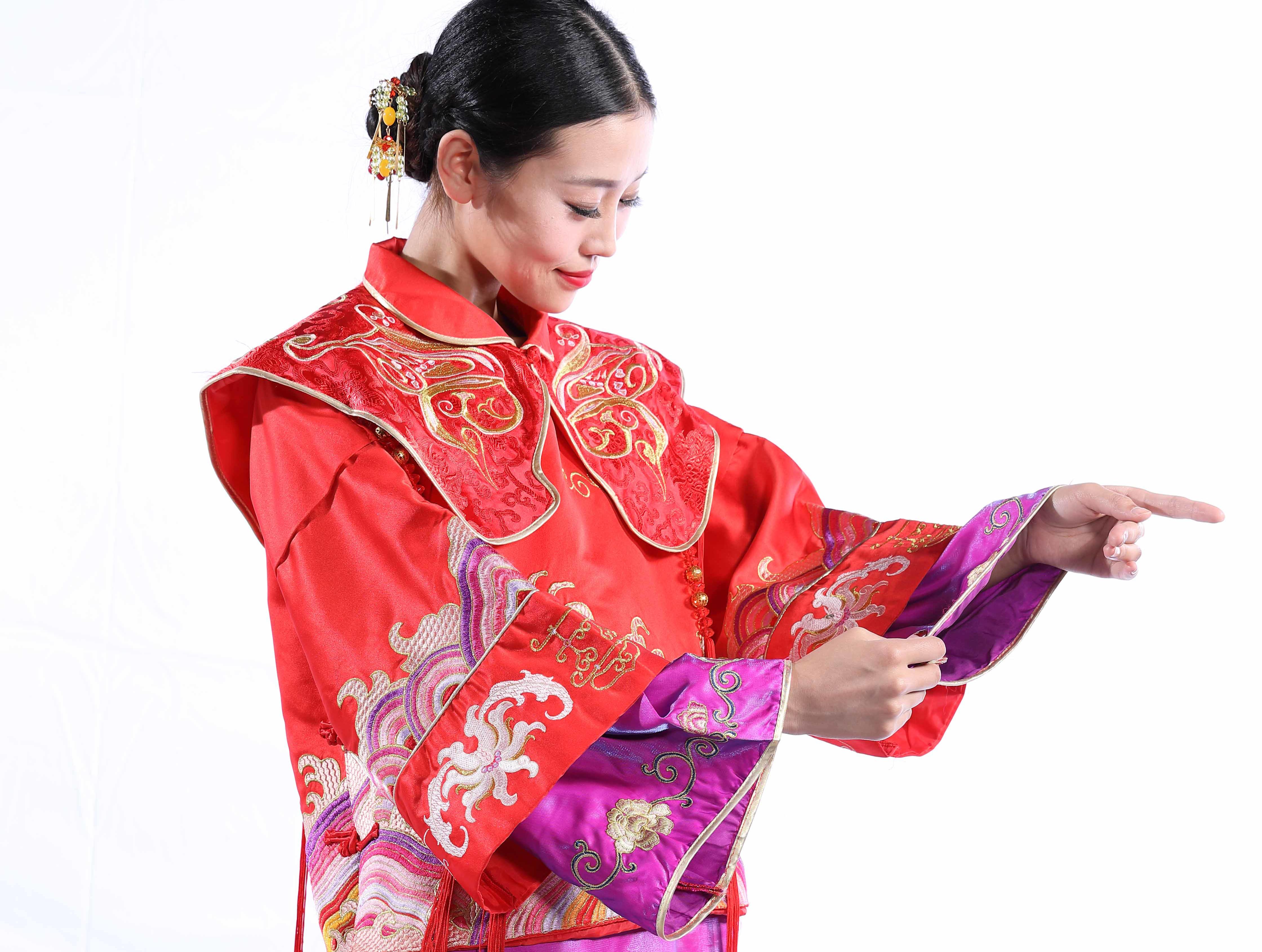 秀和服婚纱照_秀禾服婚纱照(2)