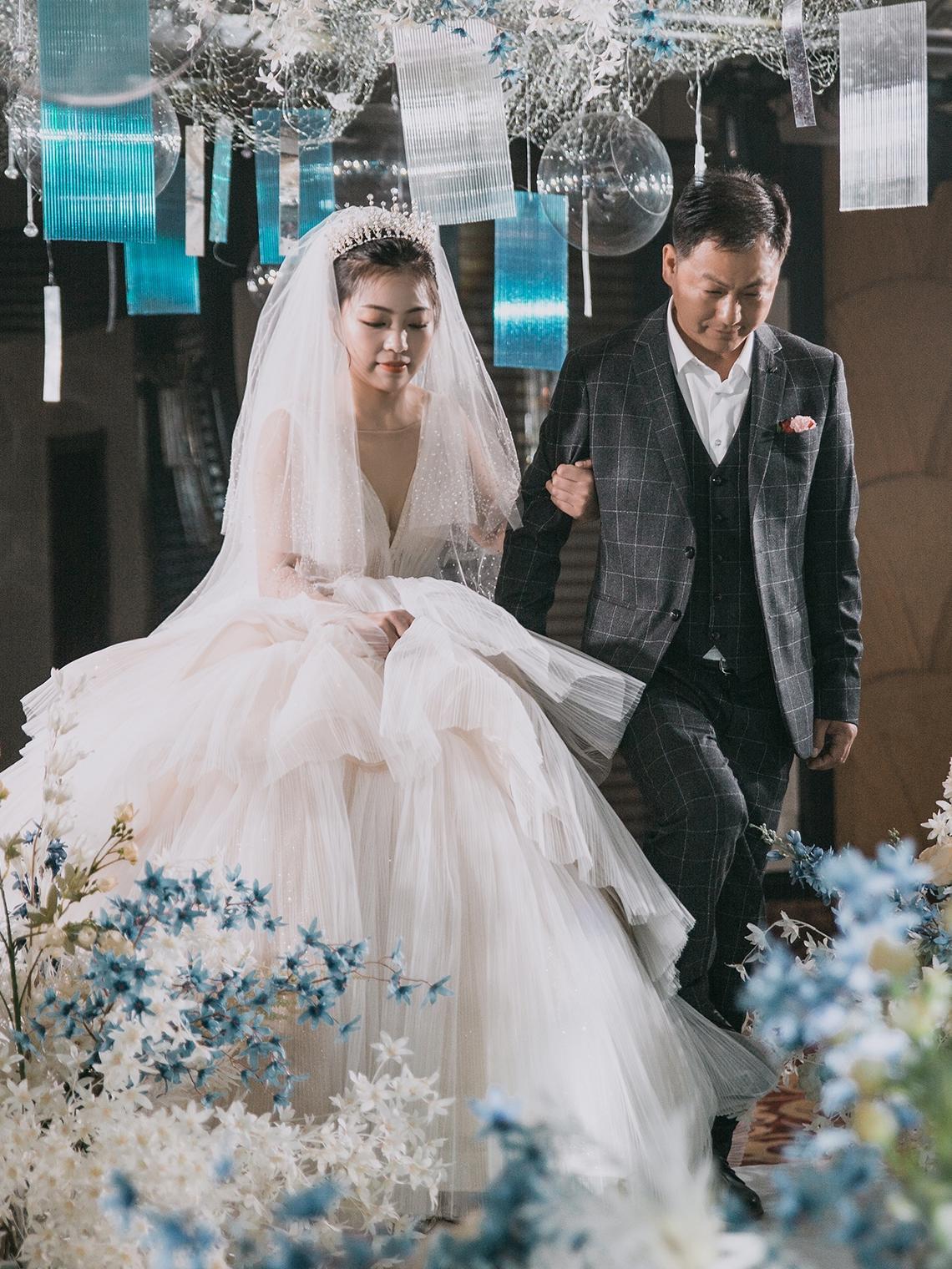 【Muse婚纱】 资深化妆师全天跟妆  租婚纱