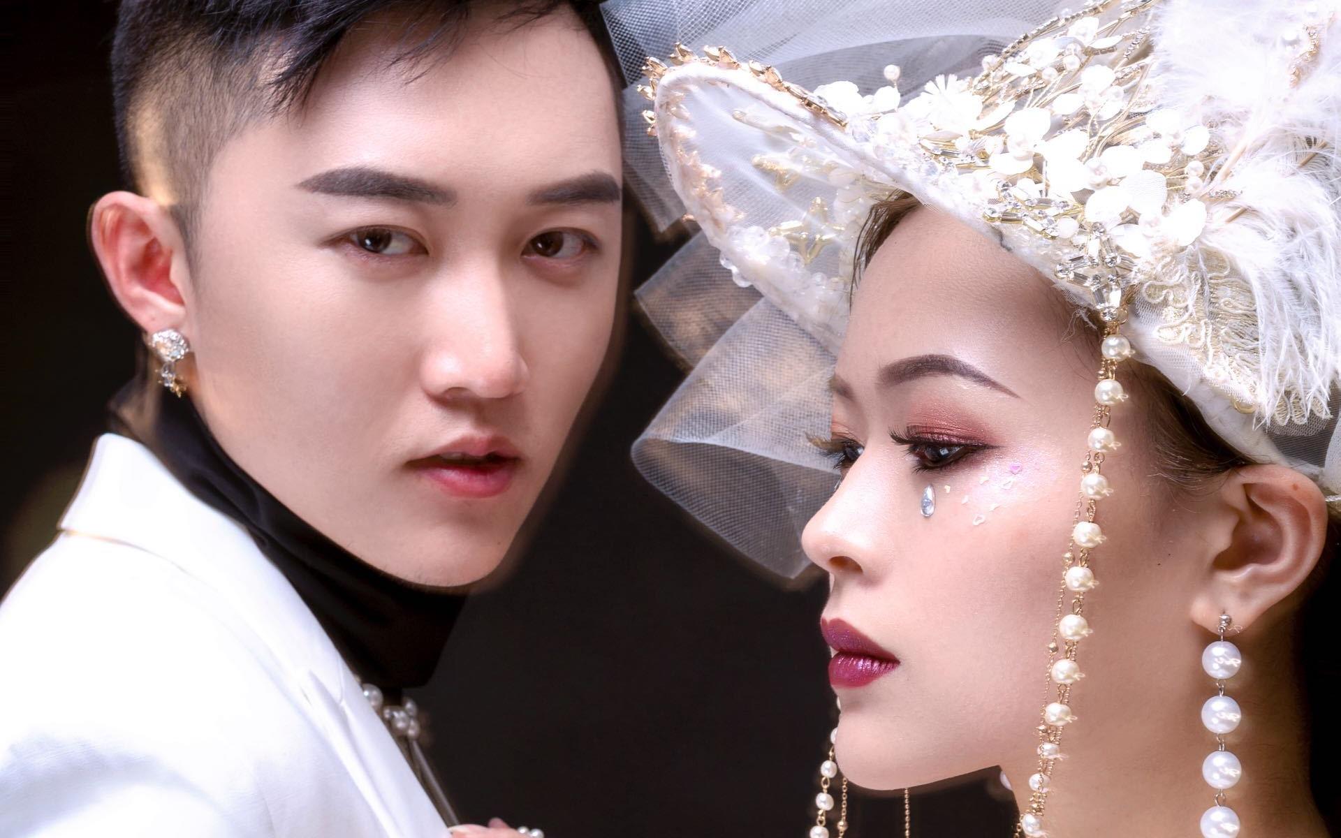 《赫摄影》丽江旅拍+3000元婚嫁包+专人接机