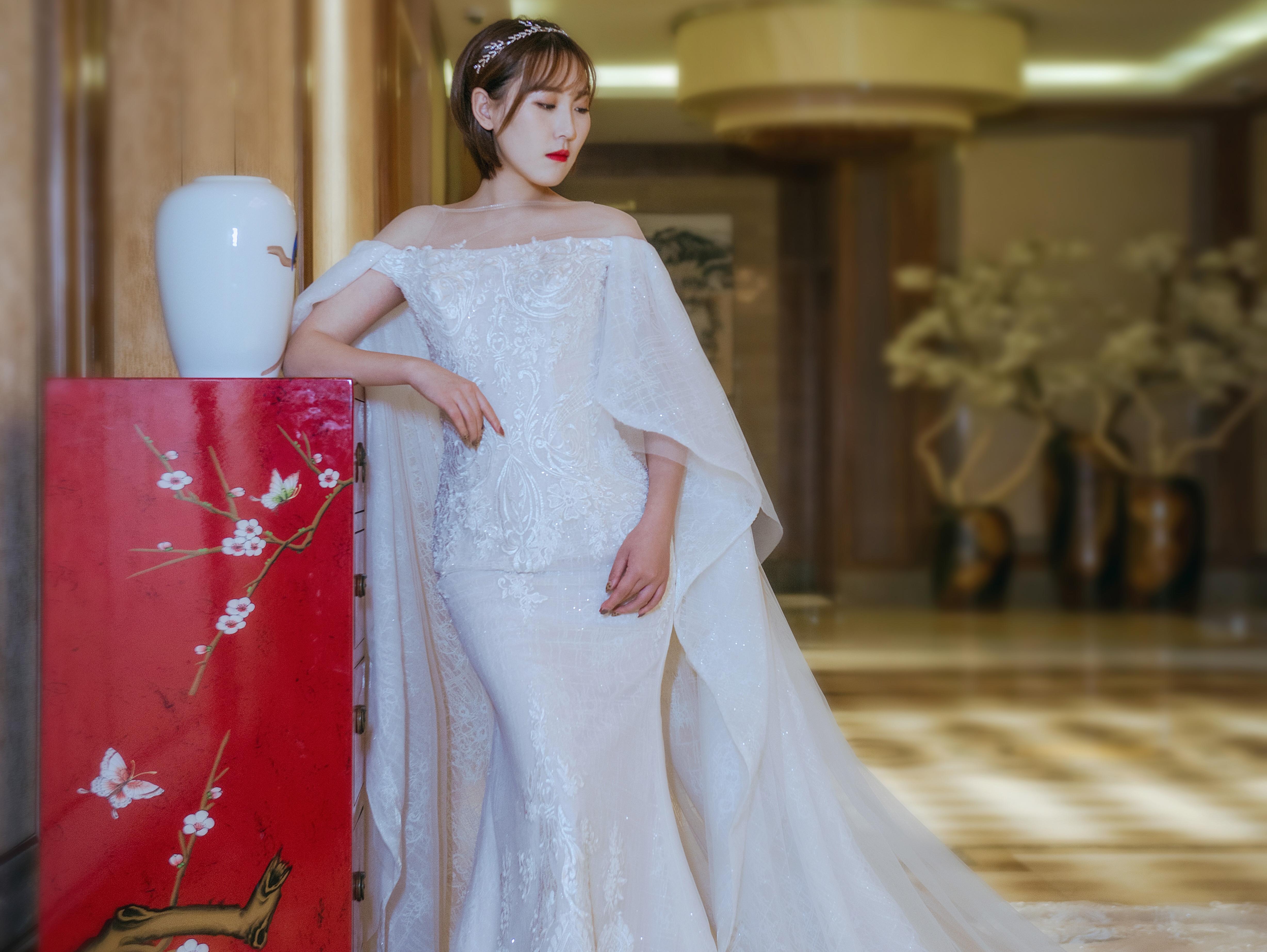 【高定奢华款】主纱+出门纱+秀禾服+敬酒服+跟妆