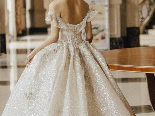 【达令】宫廷奢华婚纱套系8件套