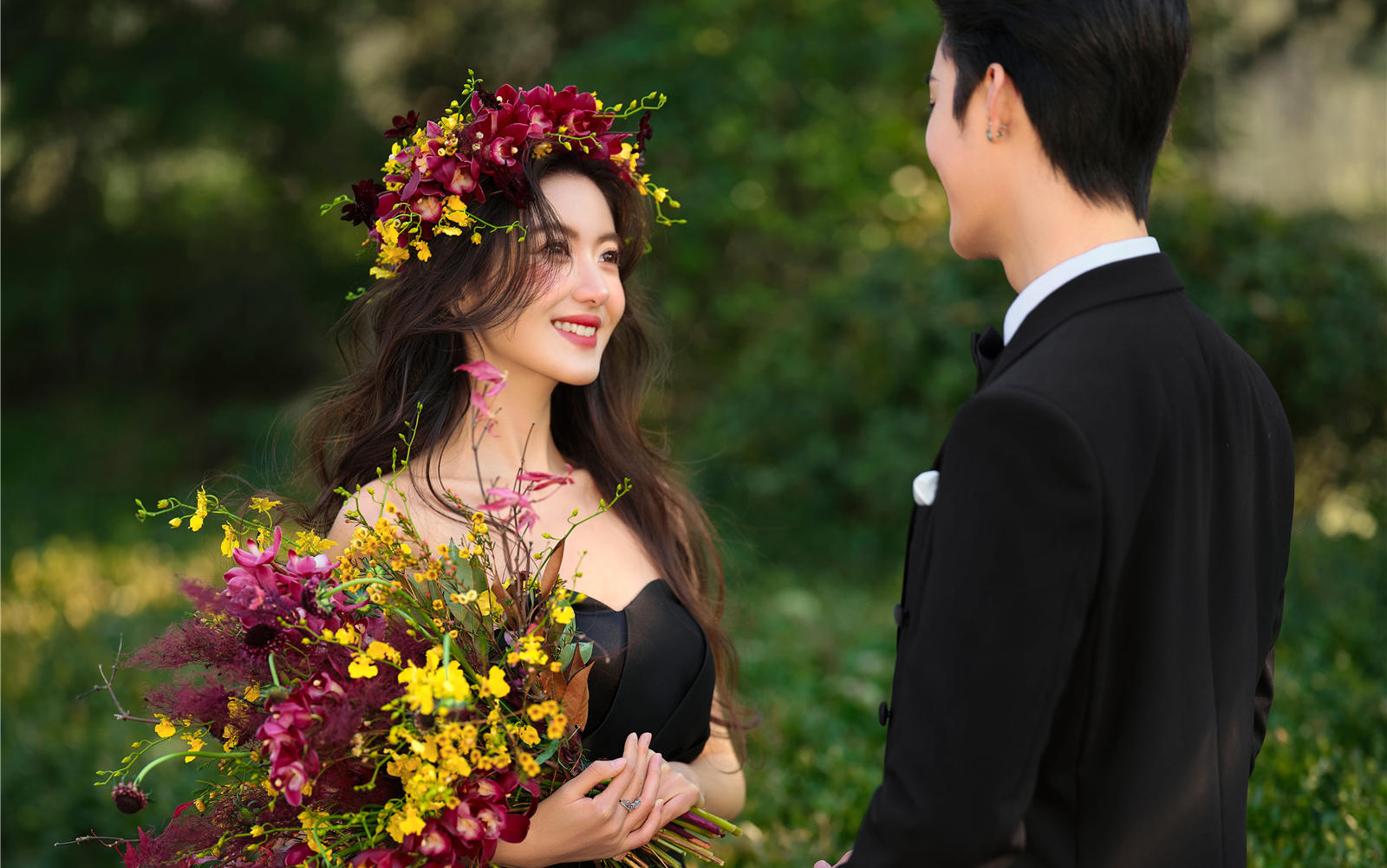 黑紗森系婚紗照｜在森林深處，愛得熱烈又神秘