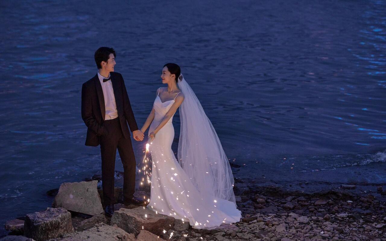 【我拍到了夜景婚纱照】