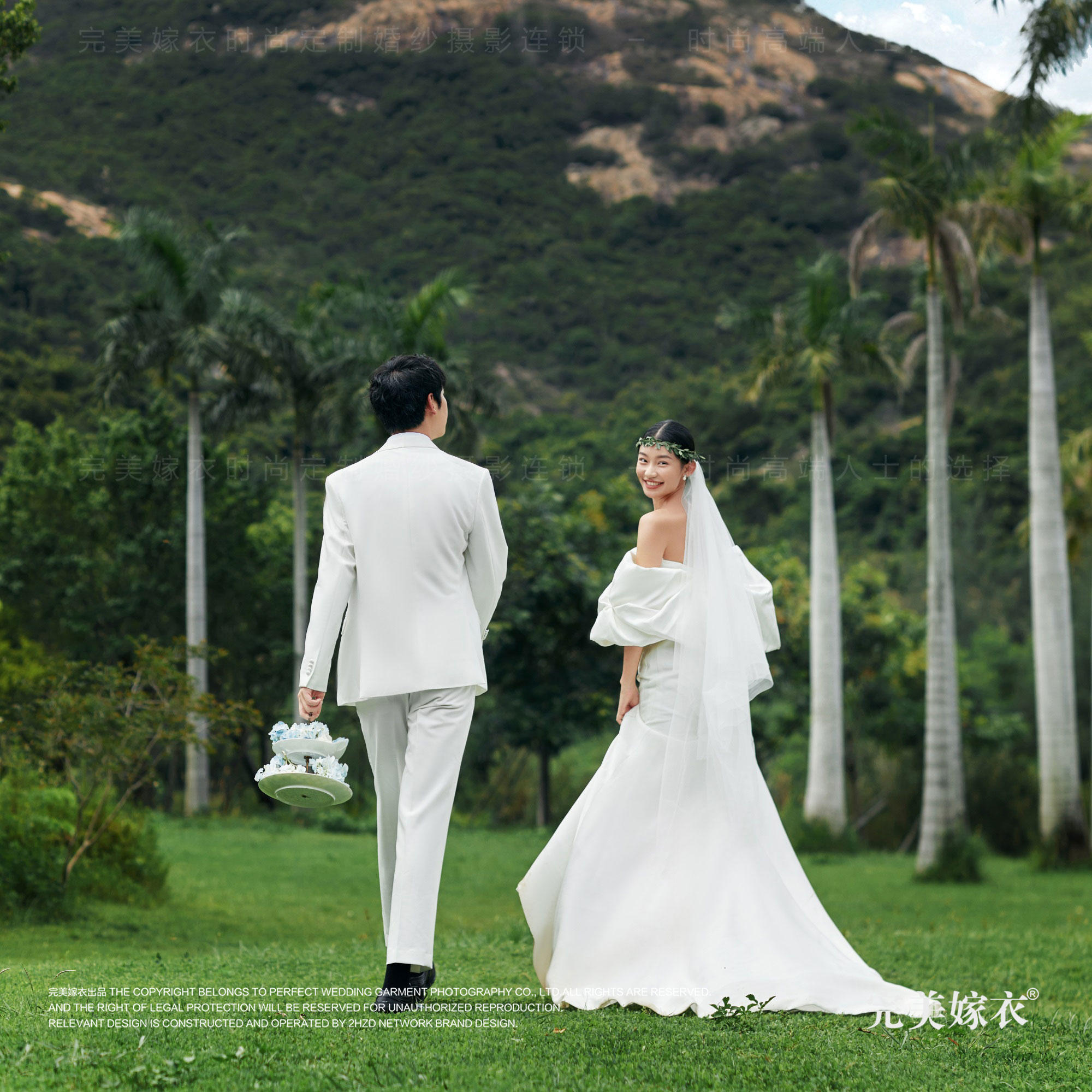 自带滤镜惊艳全网的草坪婚纱照/夸赞N遍