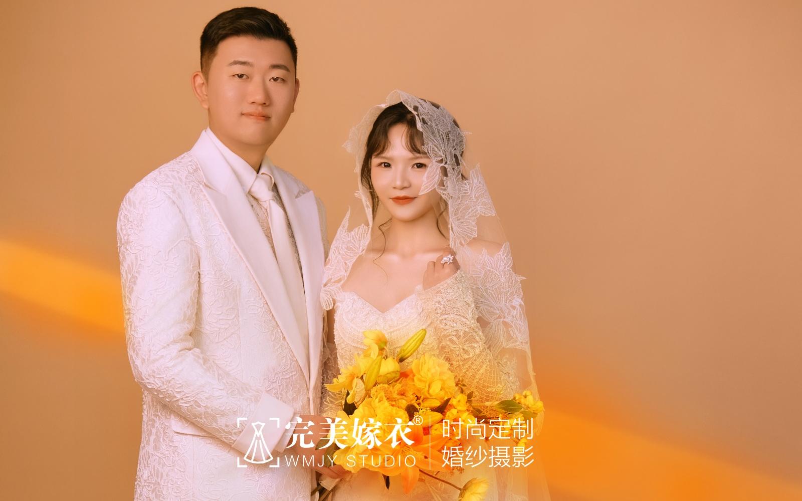 【客片分享】爱惨了室内光影婚纱照～