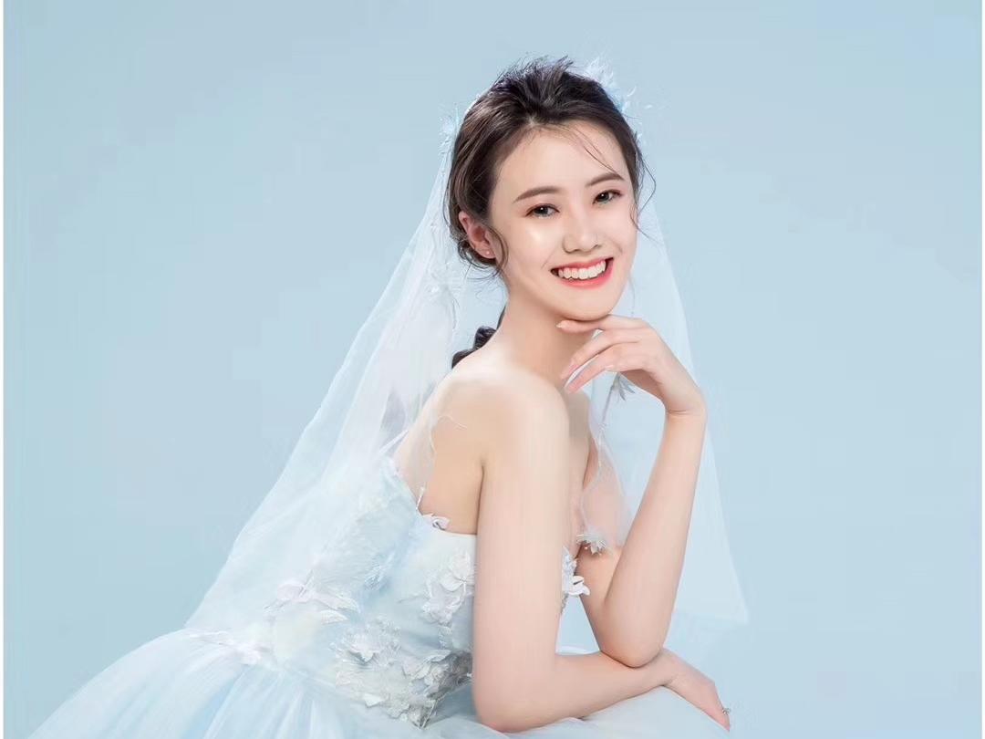 新娘跟妆饰品耳饰各3套+资深化妆全天跟妆