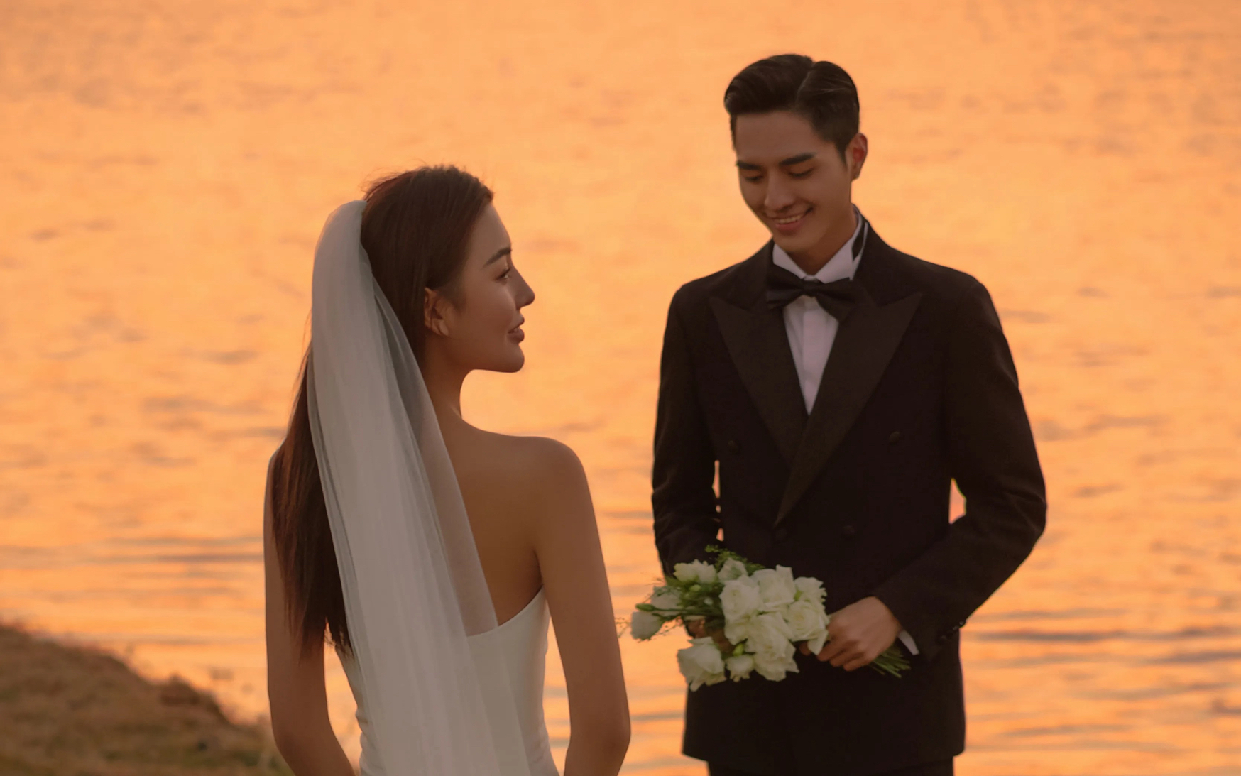 所念皆是浪漫 江邊夕陽(yáng)婚紗照｜氛圍感滿(mǎn)滿(mǎn)#固始婚