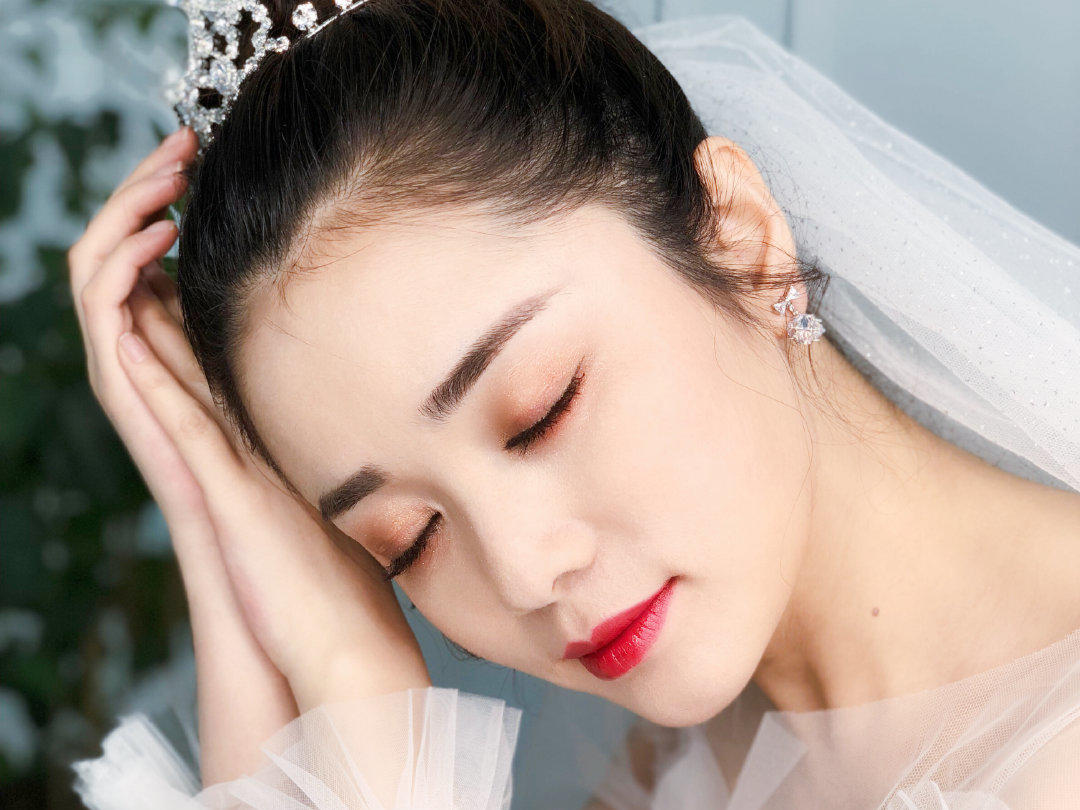 【超值套餐】全面升级婚纱资深化妆师