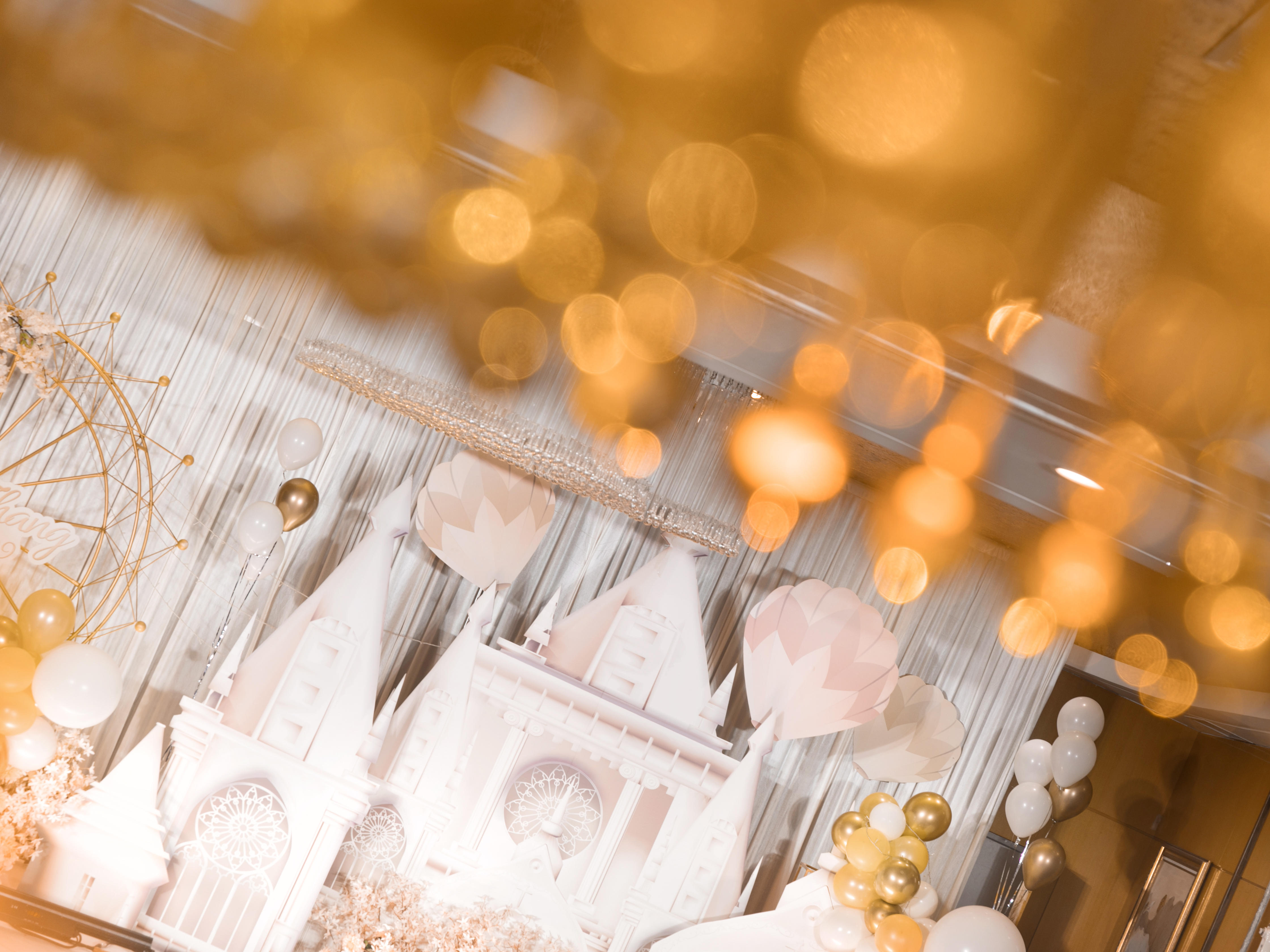 千寻婚礼——《温暖》香槟梦幻城堡限时赠送花艺套餐