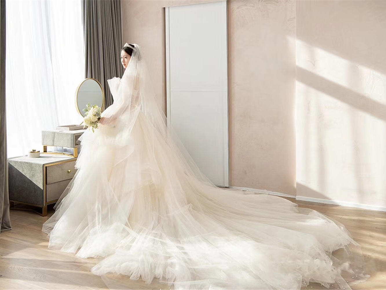 【完美租赁】五件套：秀禾+主纱+敬酒+伴娘+头纱