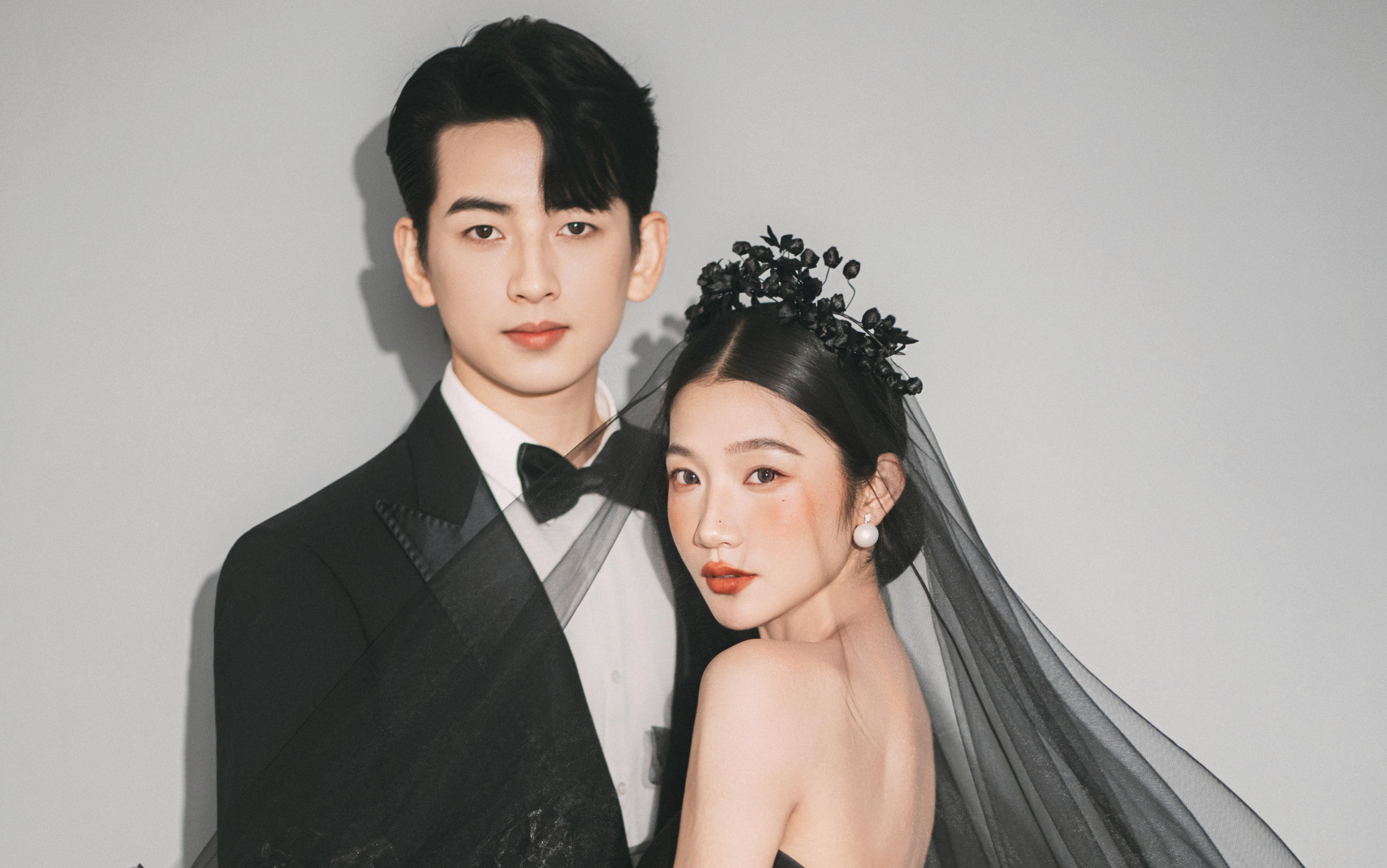 当暗夜玫瑰悄然绽放，一纱两拍的魔法正发生