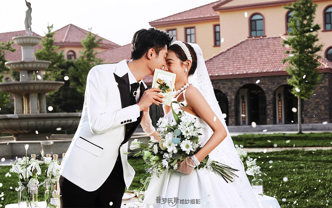 云南麗江蜜月旅拍（含精品客棧蜜月房住宿）