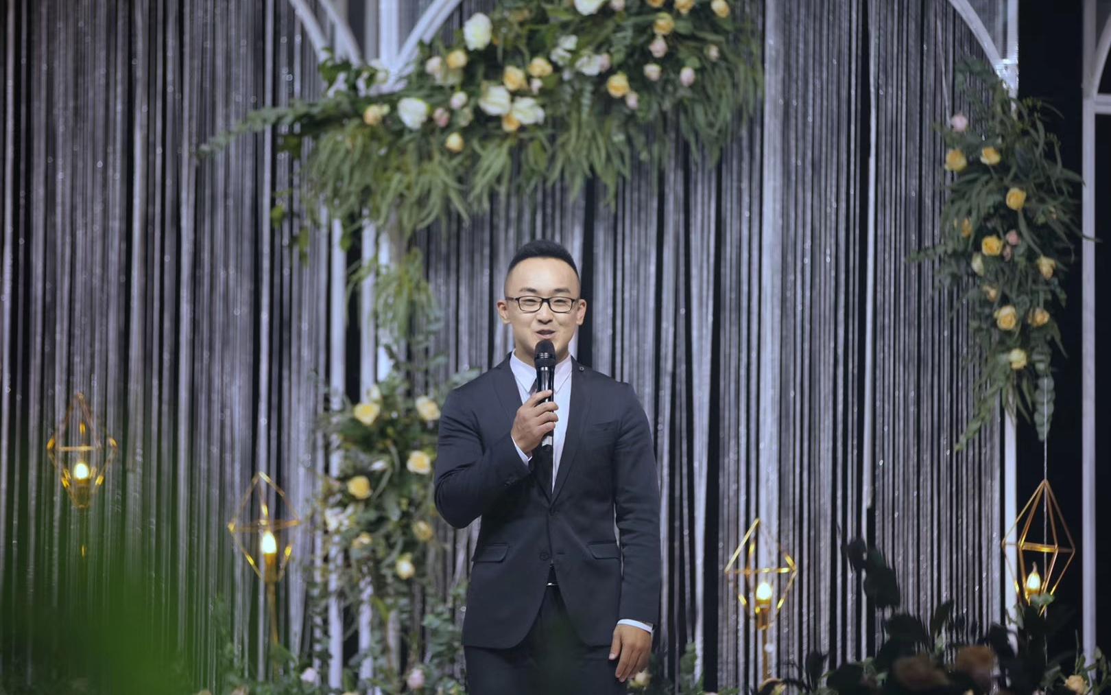 李康：双语主持+流程策划+音乐执行+督导师