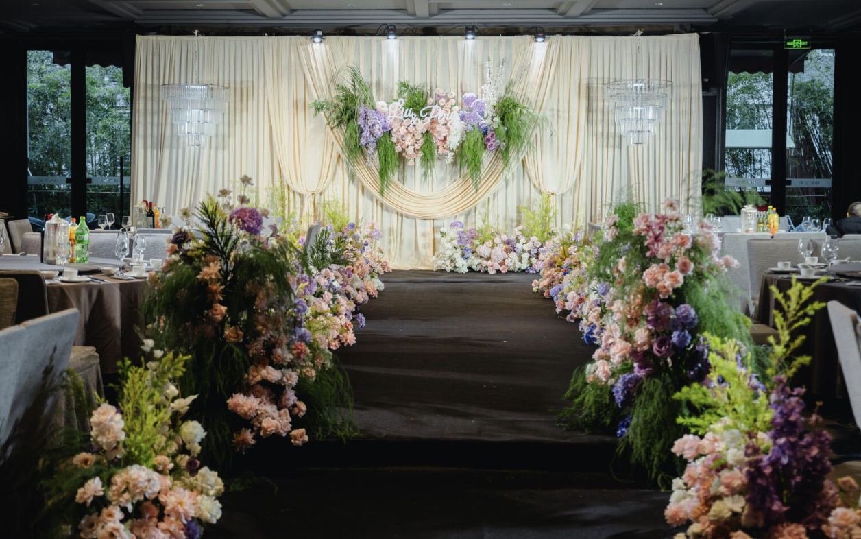 几千块就能拥有的小厅简约精致婚礼