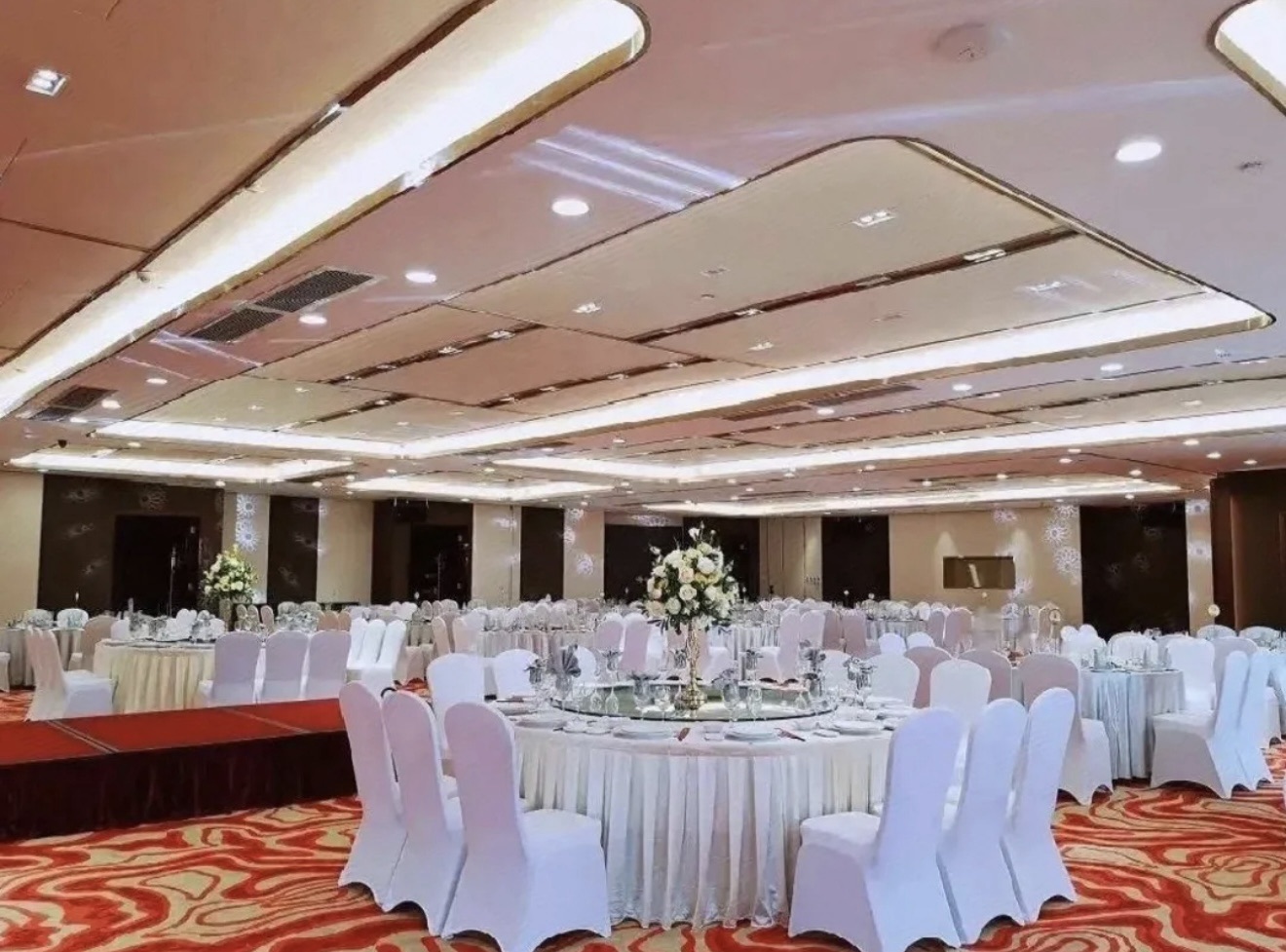 风度华美达广场酒店