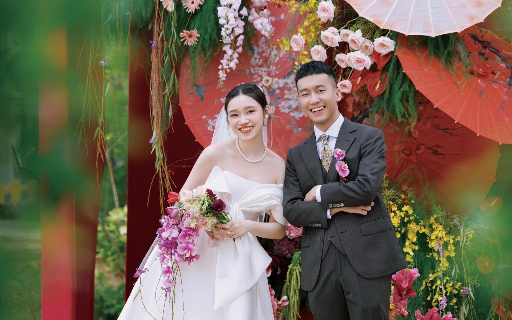 一场心动而难忘的庭院式小众婚礼