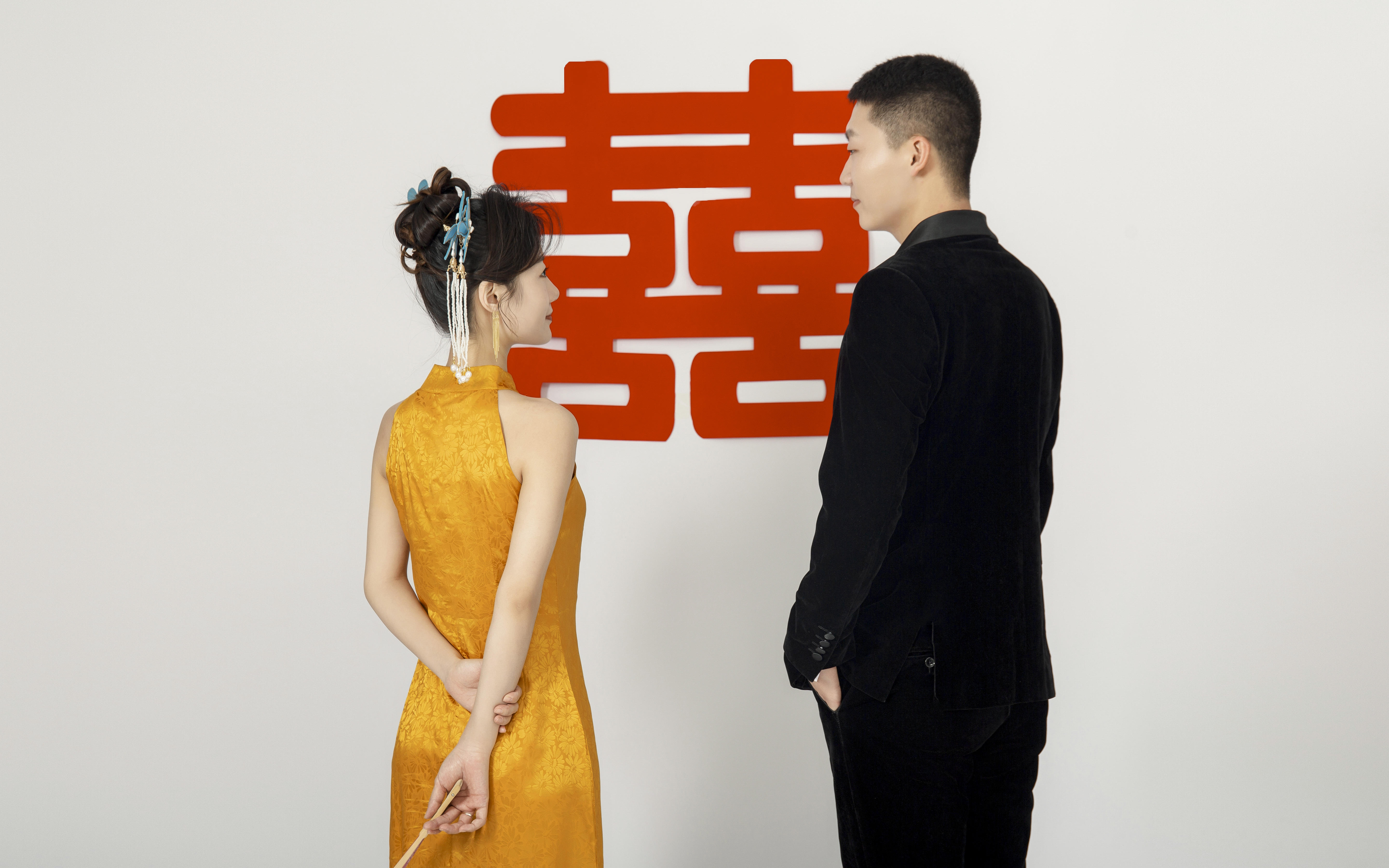 室內(nèi)旗袍喜嫁風(fēng)