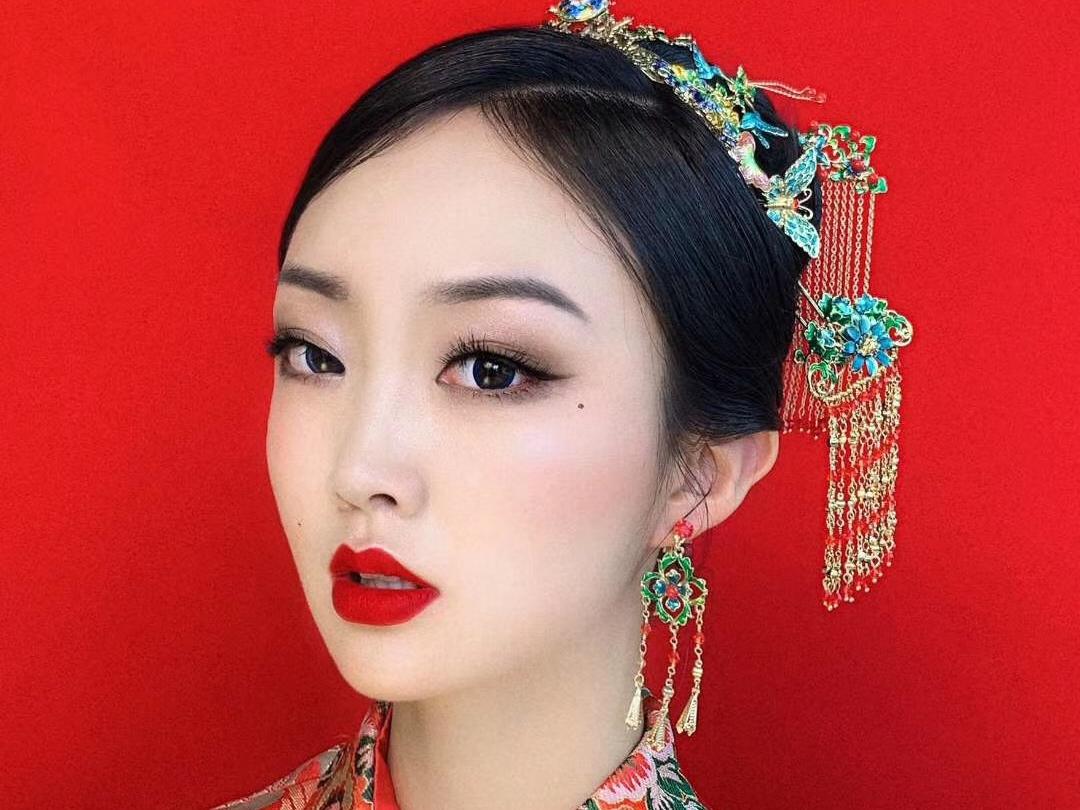 美丽课堂婚礼造型跟妆资深化妆师