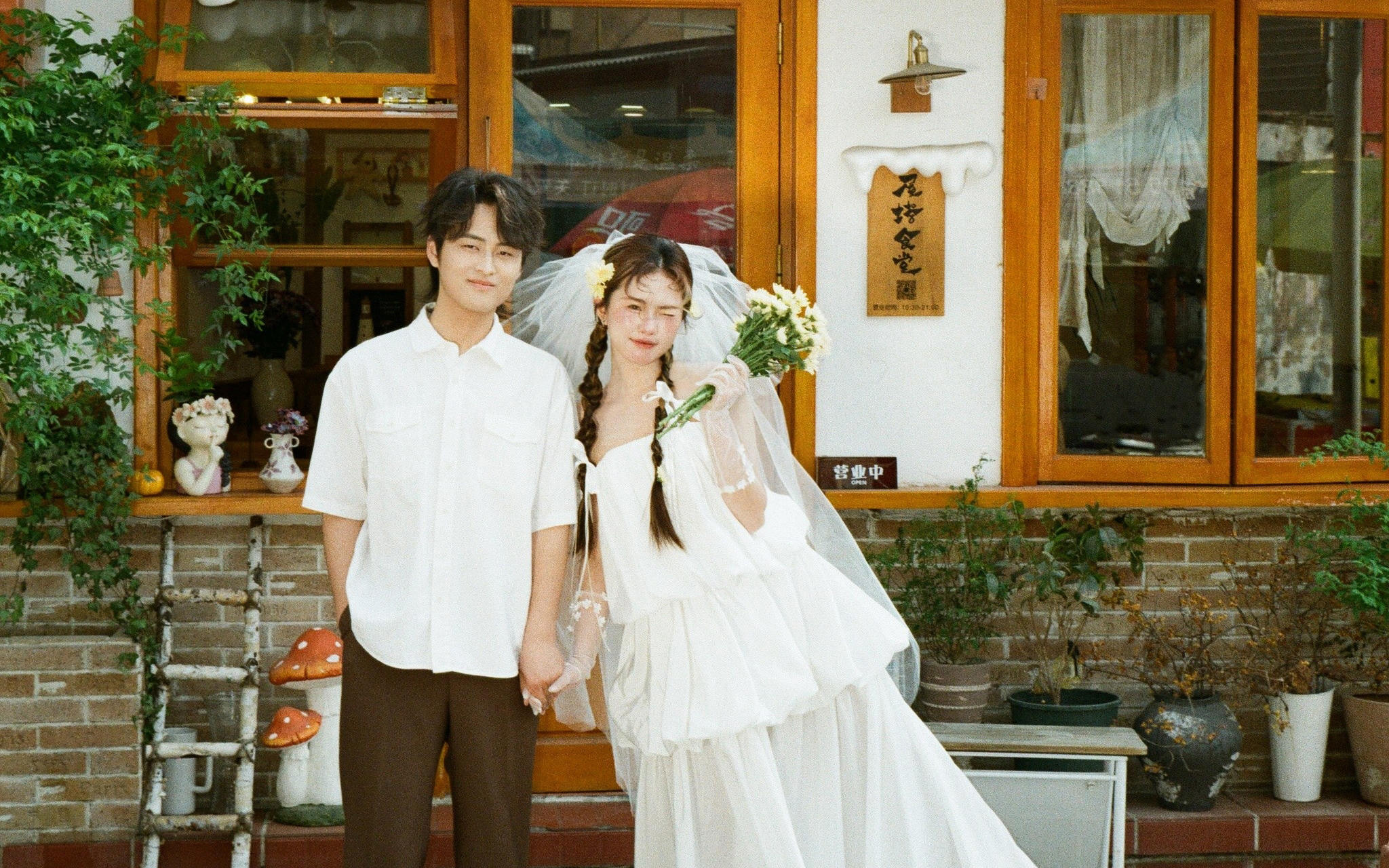 来一场松弛感的复古街拍吧！