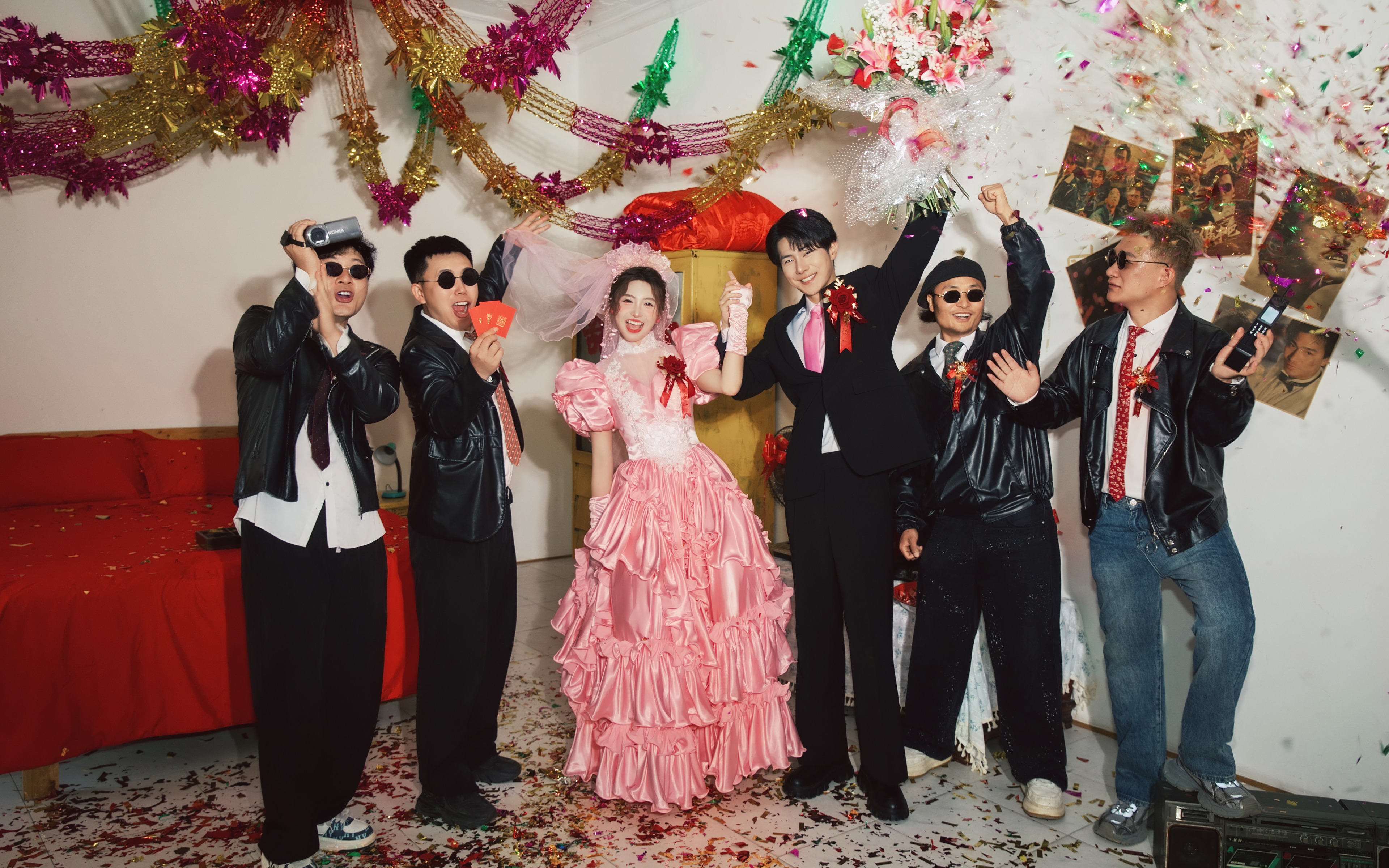 内景 l 穿越90年代！粉色复古婚纱照