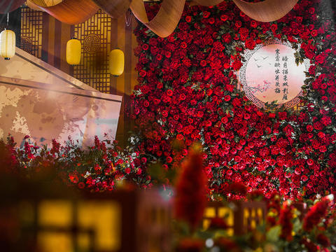 复古红色汉式婚礼 全鲜花布置